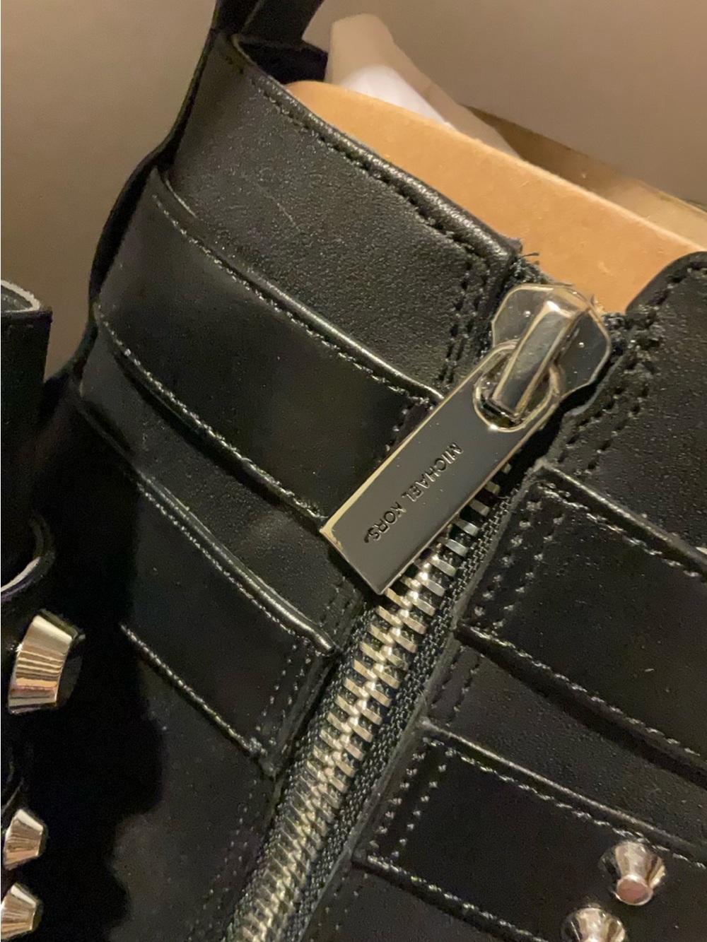 Michael Kors booties - Picture 2 of 16